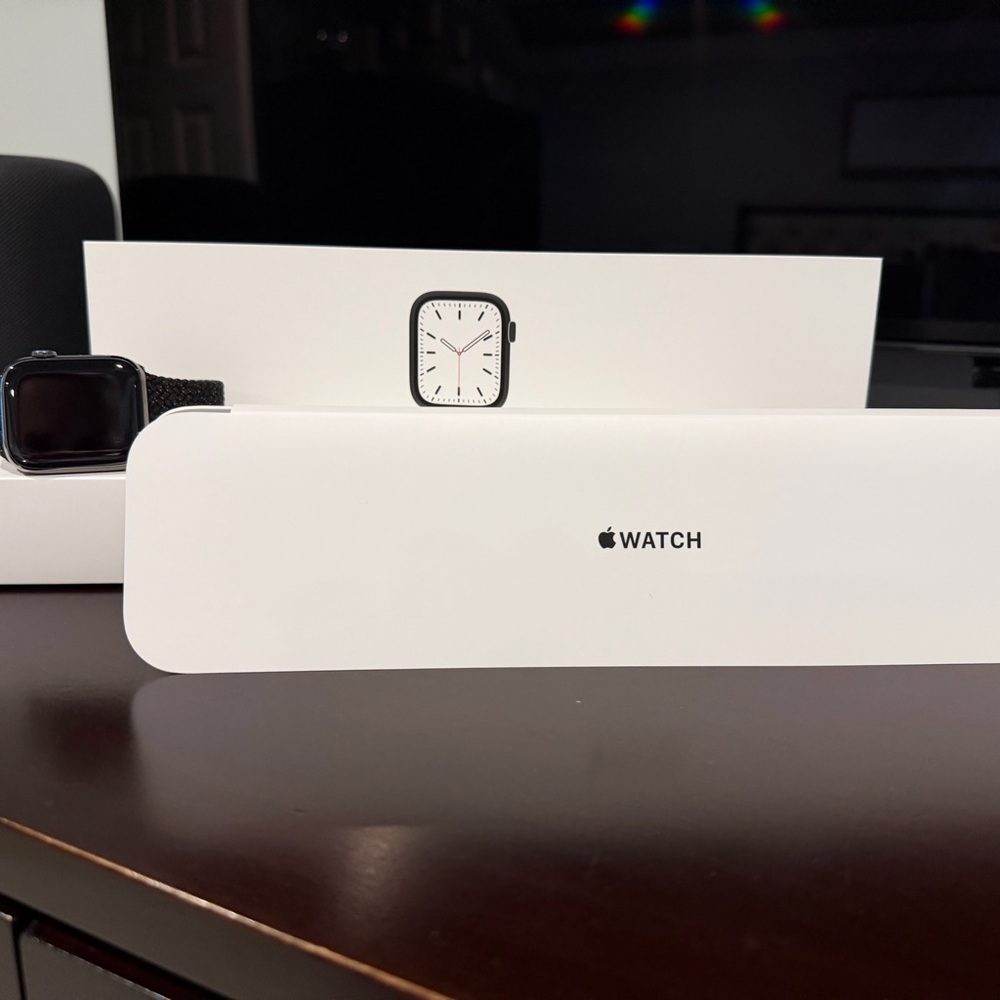 Apple Watch Series 7 Graphite Stainless Steel